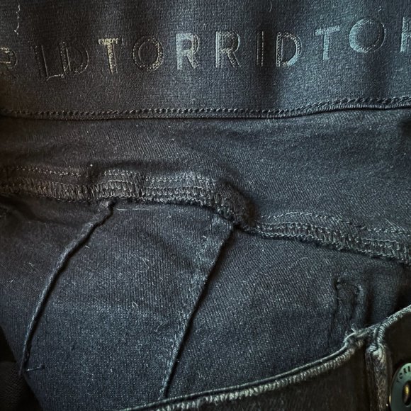 Torrid Bombshell Skinny Premium Stretch Jean - Picture 9 of 13